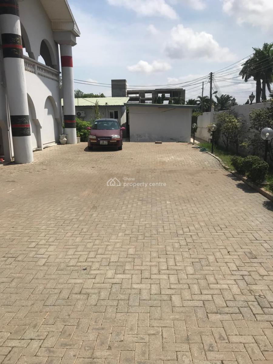 Executive 9 Bedrooms, North Labone, Accra, House for Rent