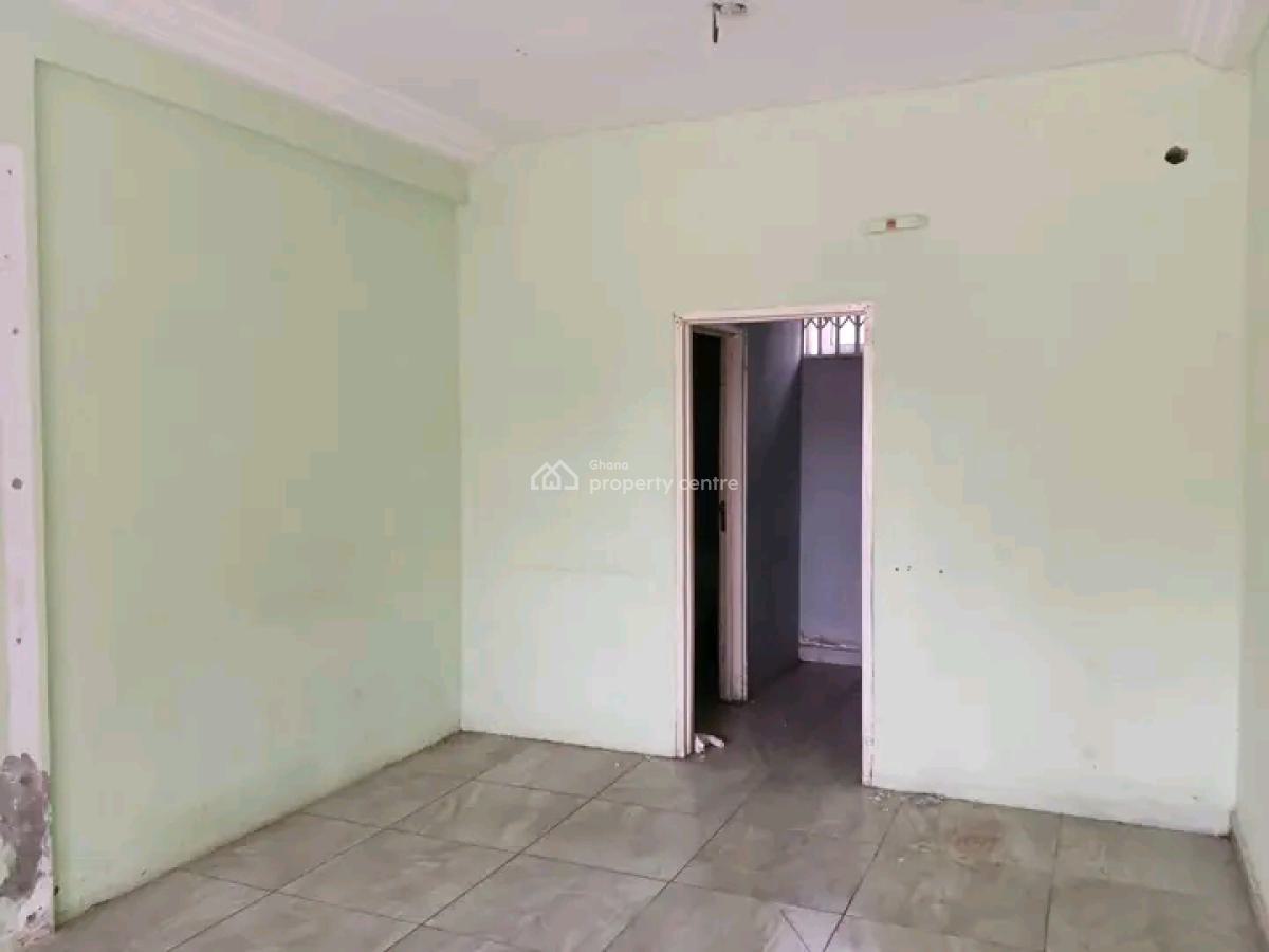 Shop/office First Floor Facing The Main Road, Baatsona Total Junction, Spintex, Accra, Commercial Property for Rent