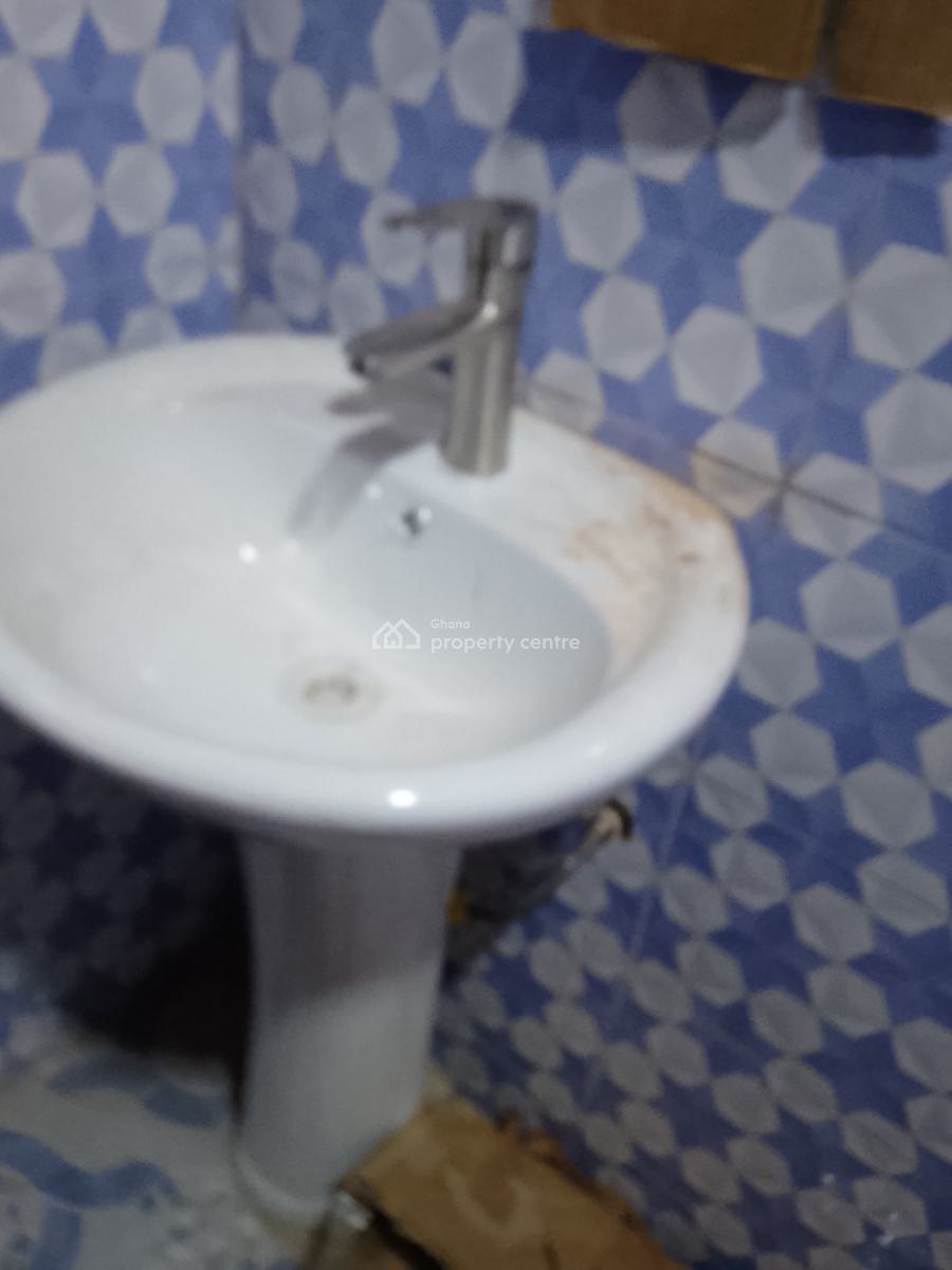 One Bedroom Self Contain Apartment, Tse Addo Round About, Tse Addo, Accra, Mini Flat for Rent