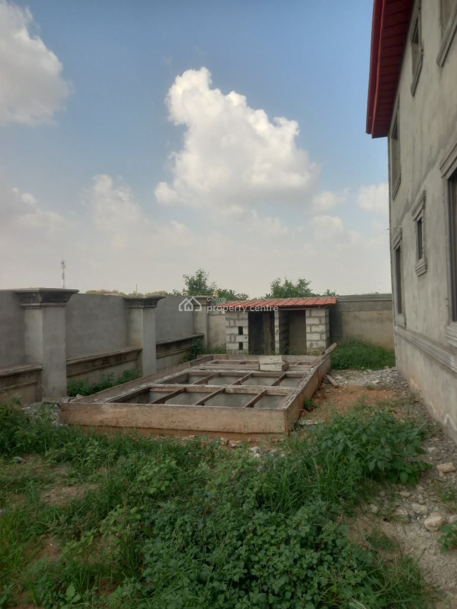 8 Bedrooms ( Apartment/ Flats), Atonsu ( S Line), Kumasi Metropolitan, Ashanti, House for Sale