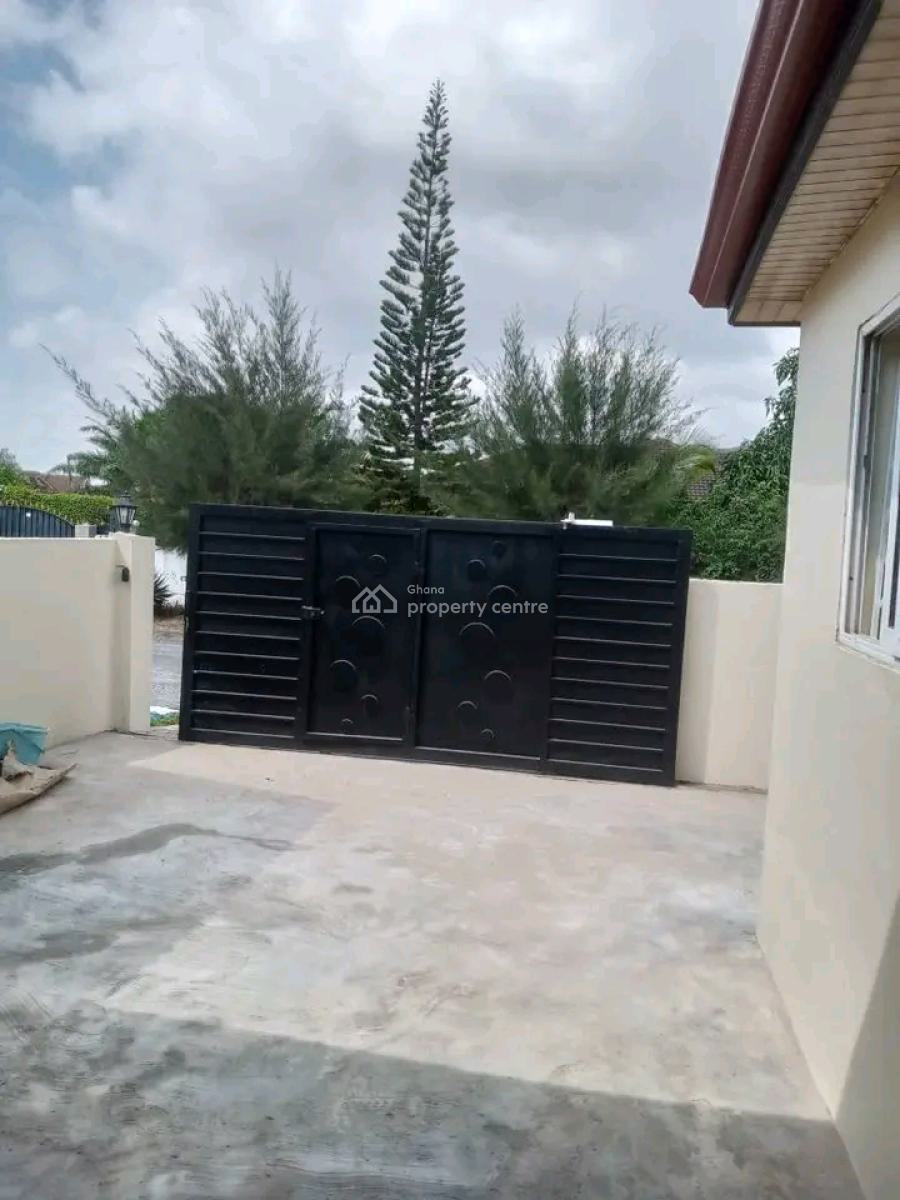 Neat 3-bedroom House @ Manet Court, Manet Court, Spintex, Accra, House for Rent