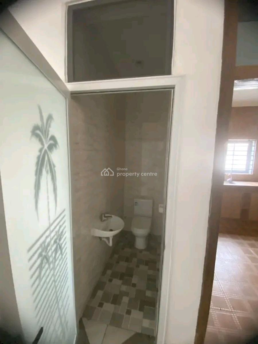 Executive 2-bedroom Apartment @ La, Labadi-aborm, Accra, Apartment for Rent