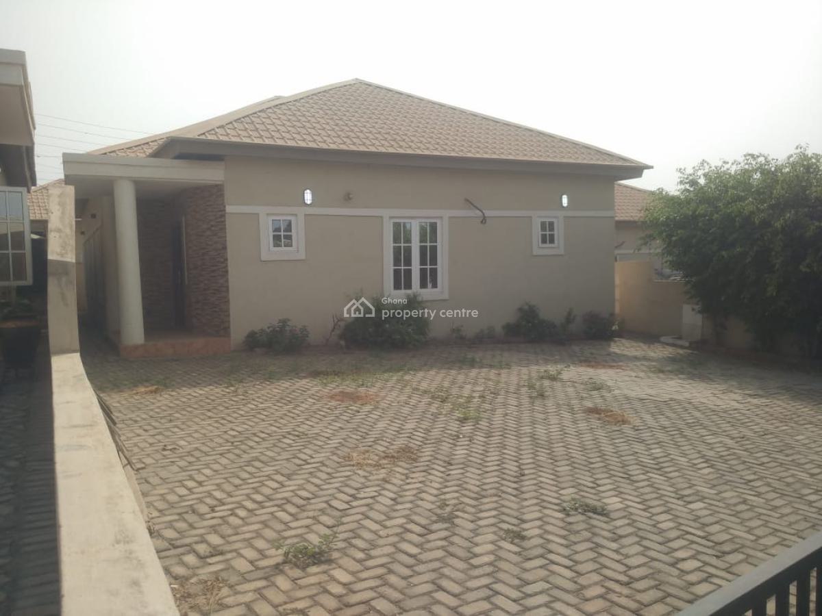 3 Bedrooms at Dome, Parakuo Estate Road, Dome, Ga East Municipal, Accra, Detached Bungalow for Sale