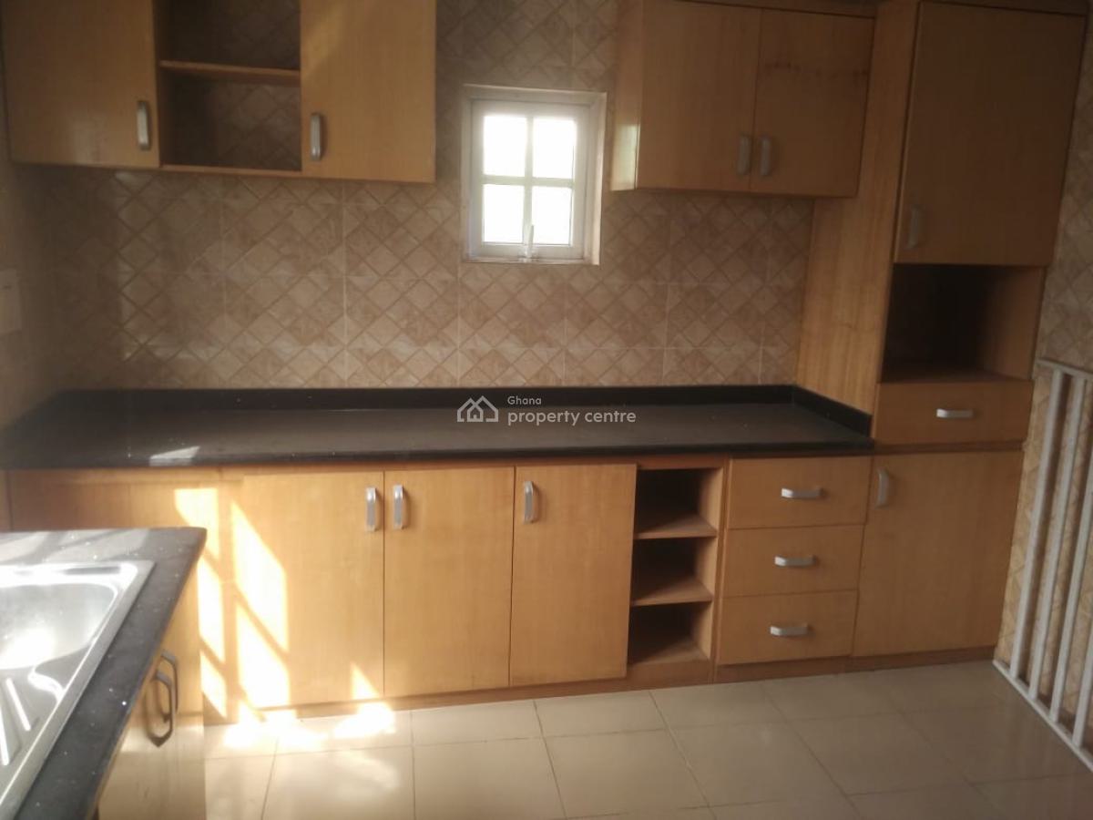 3 Bedrooms at Dome, Parakuo Estate Road, Dome, Ga East Municipal, Accra, Detached Bungalow for Sale