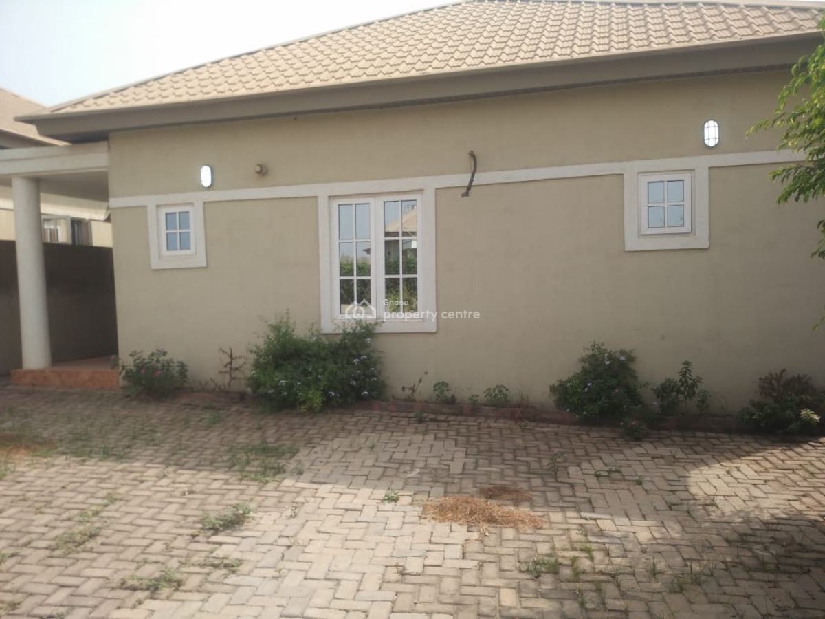 3 Bedrooms at Dome, Parakuo Estate Road, Dome, Ga East Municipal, Accra, Detached Bungalow for Sale