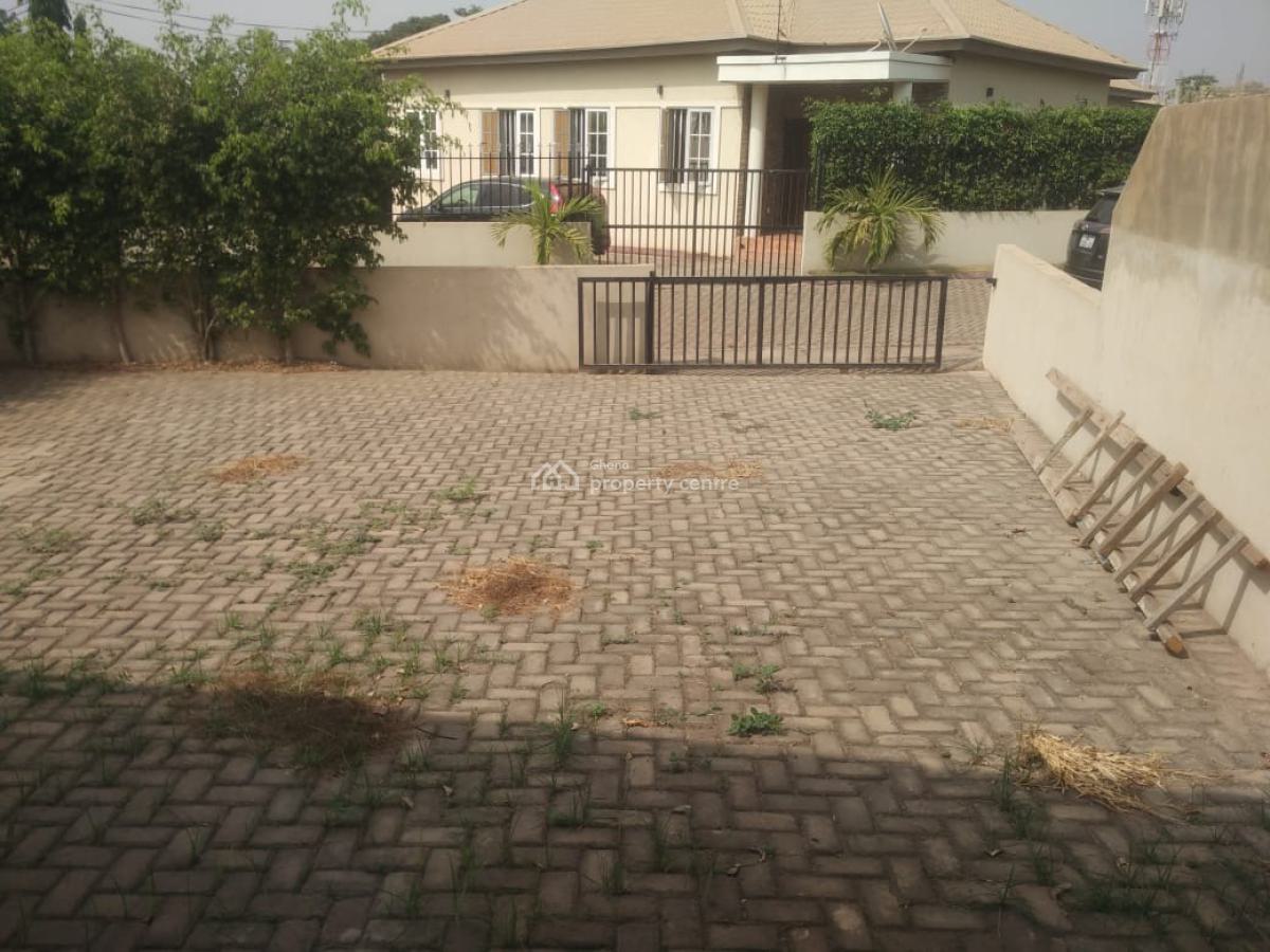 3 Bedrooms at Dome, Parakuo Estate Road, Dome, Ga East Municipal, Accra, Detached Bungalow for Sale