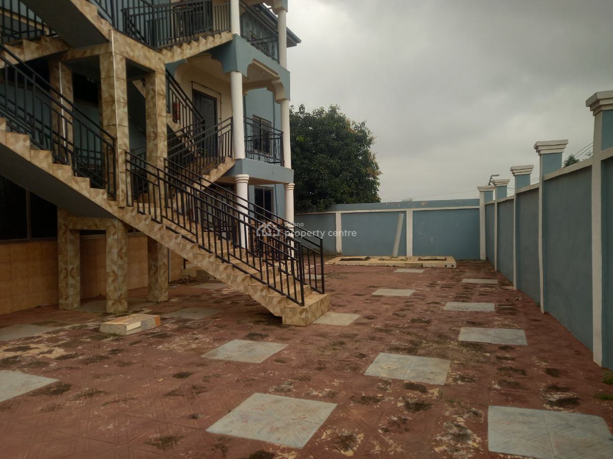 18 Bedrooms, Sokoban ( Apaaso) Near Ahodwo Daban., Kumasi Metropolitan, Ashanti, House for Sale