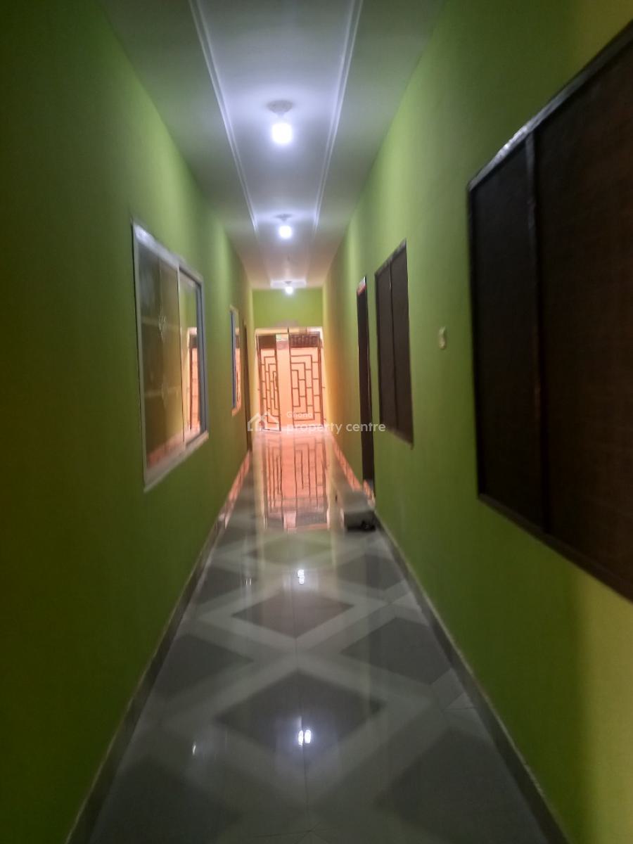 6 Bedrooms, Duase, Near Buokrom, Buobai., Kumasi Metropolitan, Ashanti, House for Sale
