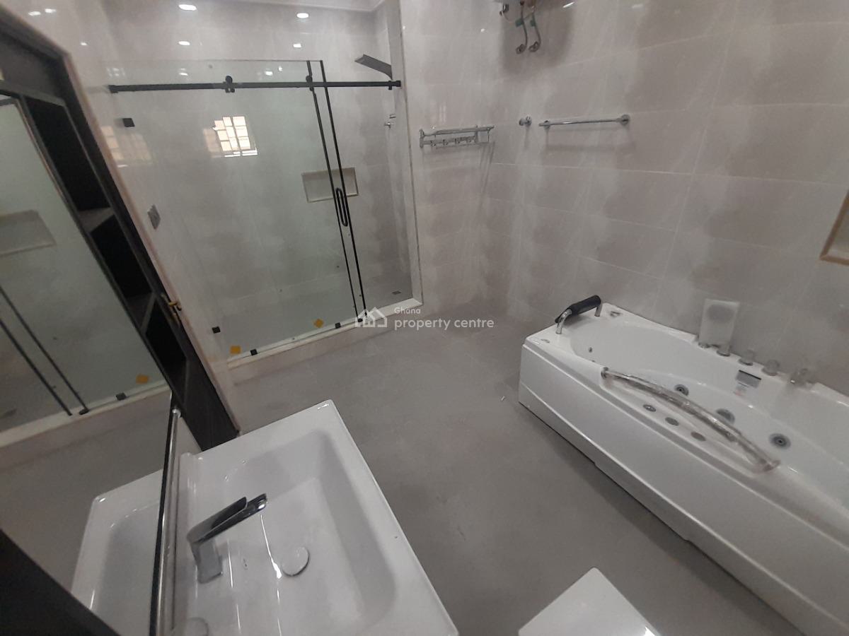 Executive 4 Bedroom with Modern Features  in  Oyarifa, Oyarifa, Oyarifa, La Nkwantanang Madina Municipal, Accra, Detached Duplex for Sale