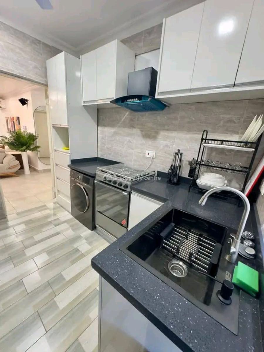 Fully Furnished 2-bedrooom Apartment @ Roman Ridge, Roman Ridge, Accra, Apartment Short Let