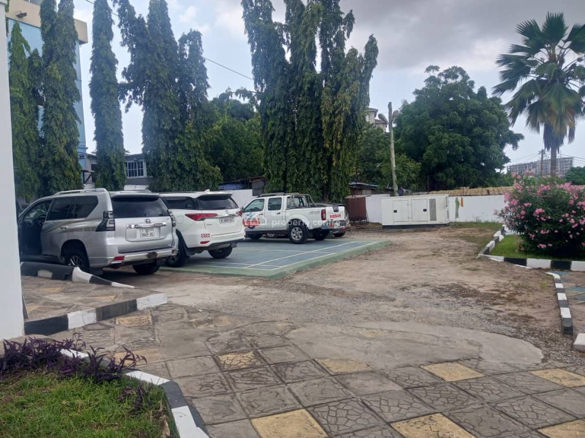 Executive 6 Bedrooms, Airport Residential Area, Accra, House for Rent