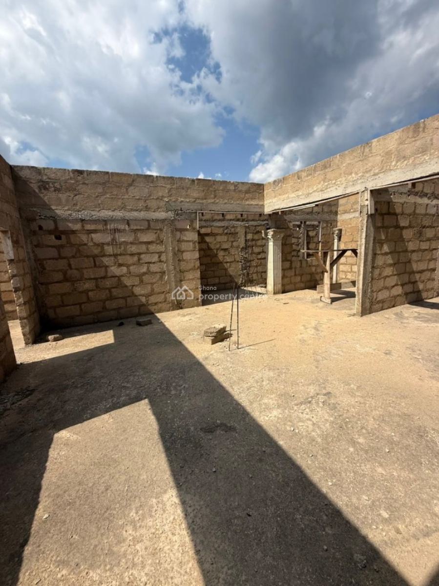 14 Bedrooms at Kumasi Effiduase, Effiduase, Kumasi Metropolitan, Ashanti, Detached Duplex for Sale