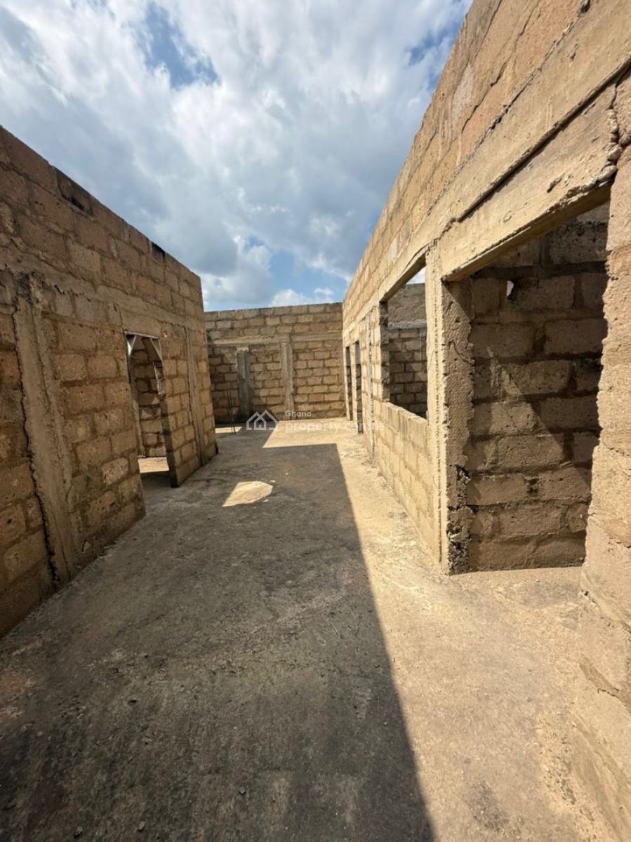 14 Bedrooms at Kumasi Effiduase, Effiduase, Kumasi Metropolitan, Ashanti, Detached Duplex for Sale