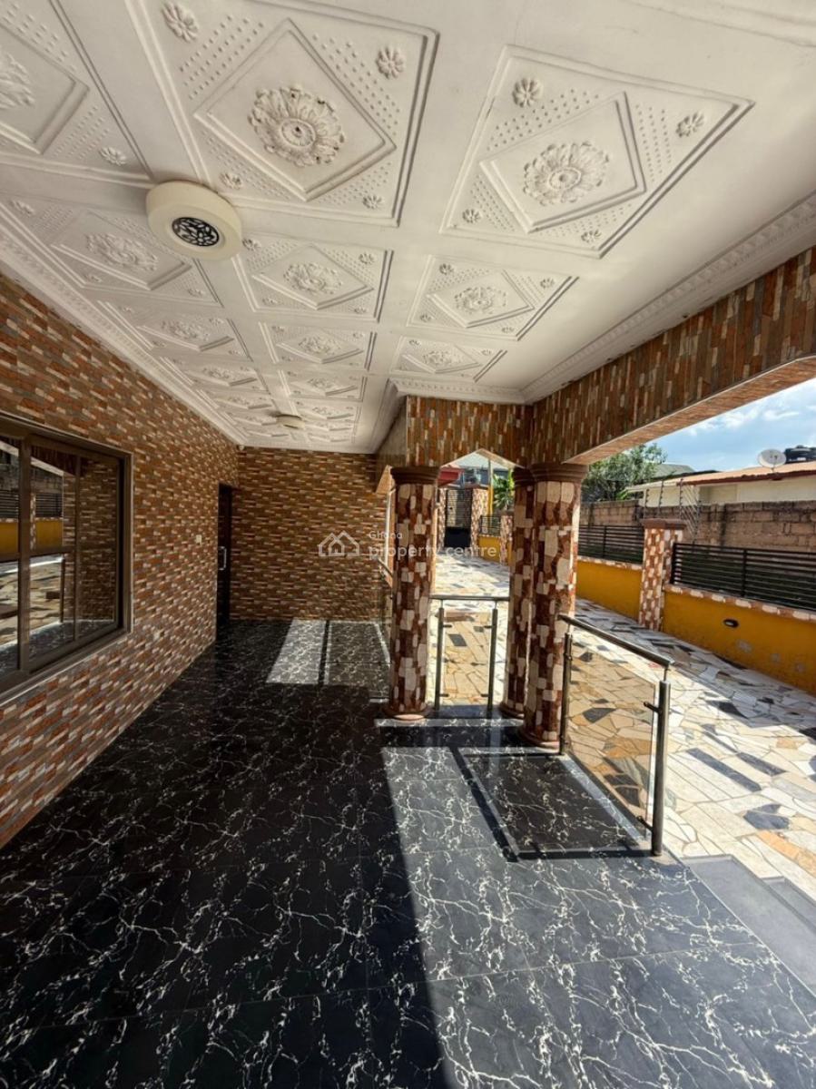 6 Bedrooms at Effiduase Kumasi, Effiduase, Kumasi Metropolitan, Ashanti, Detached Bungalow for Sale