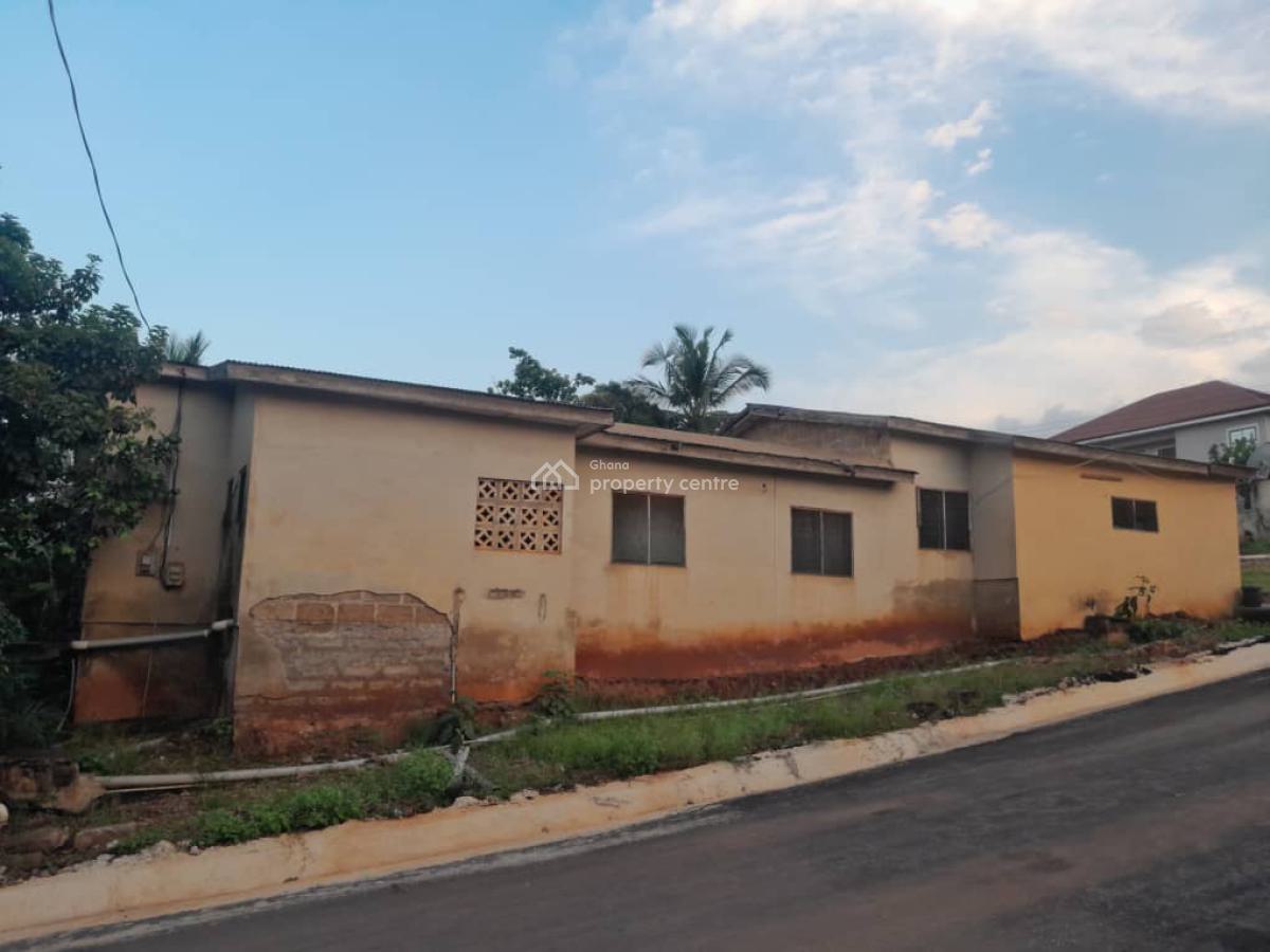 1 Plot of Land with House in Abrepo, Bronikrom , Behind Kumasi Girls Senior High School, Kumasi Metropolitan, Ashanti, Residential Land for Sale