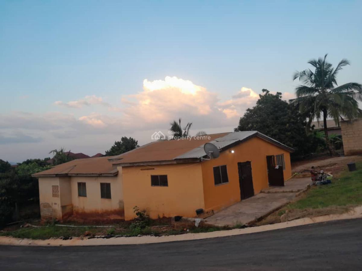 1 Plot of Land with House in Abrepo, Bronikrom , Behind Kumasi Girls Senior High School, Kumasi Metropolitan, Ashanti, Residential Land for Sale