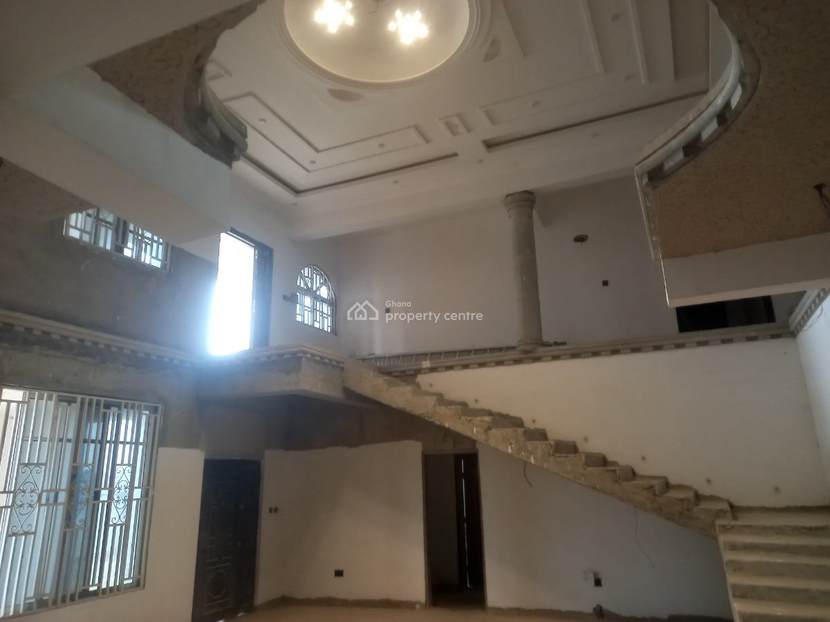 9 Bedrooms Plus 1 Full Plot., Near Tanoso/ Sofoline., Kumasi Metropolitan, Ashanti, House for Sale