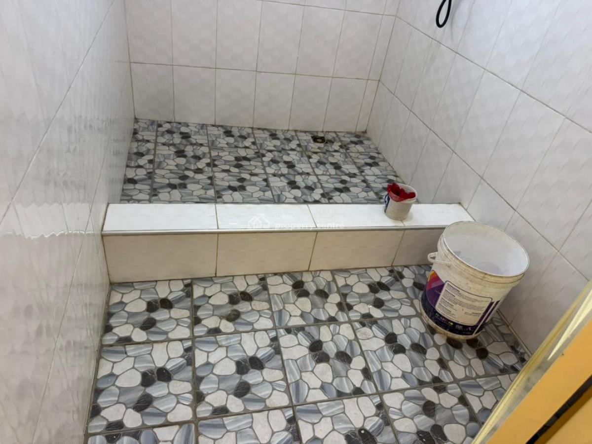 4 Bedroom with 2 Washroom Self Compound at Tantra Hills Aroun, Tantra Hill, Achimota, Accra, House for Rent