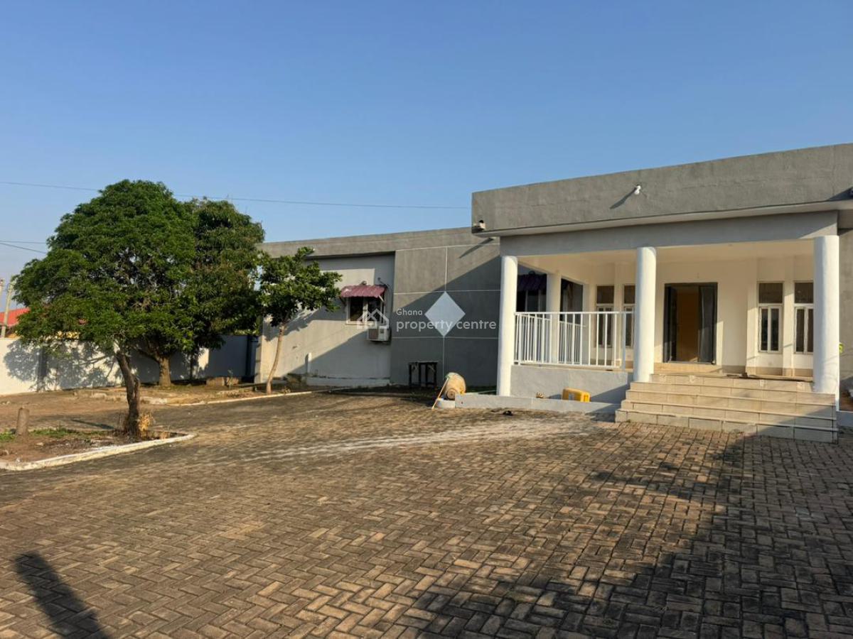 4 Bedroom with 2 Washroom Self Compound at Tantra Hills Aroun, Tantra Hill, Achimota, Accra, House for Rent