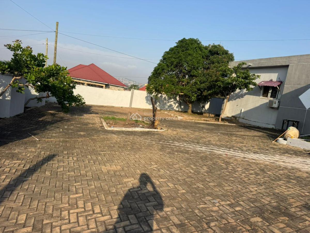 4 Bedroom with 2 Washroom Self Compound at Tantra Hills Aroun, Tantra Hill, Achimota, Accra, House for Rent