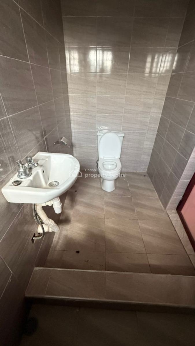 Hostel  Bedrooms=21  Flow for Another 21 Rooms Top  on 2 Plot Land., Kumasi Boadi, Kumasi Metropolitan, Ashanti, Commercial Property for Sale