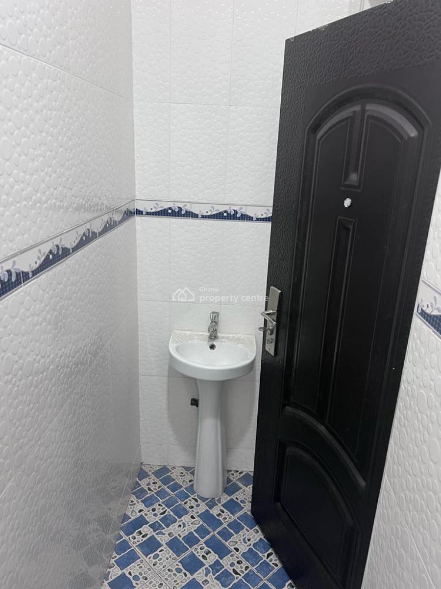 Chamber Self Contain, Trade Fair La Tse Addo, La Dade Kotopon Municipal, Accra, Apartment for Rent