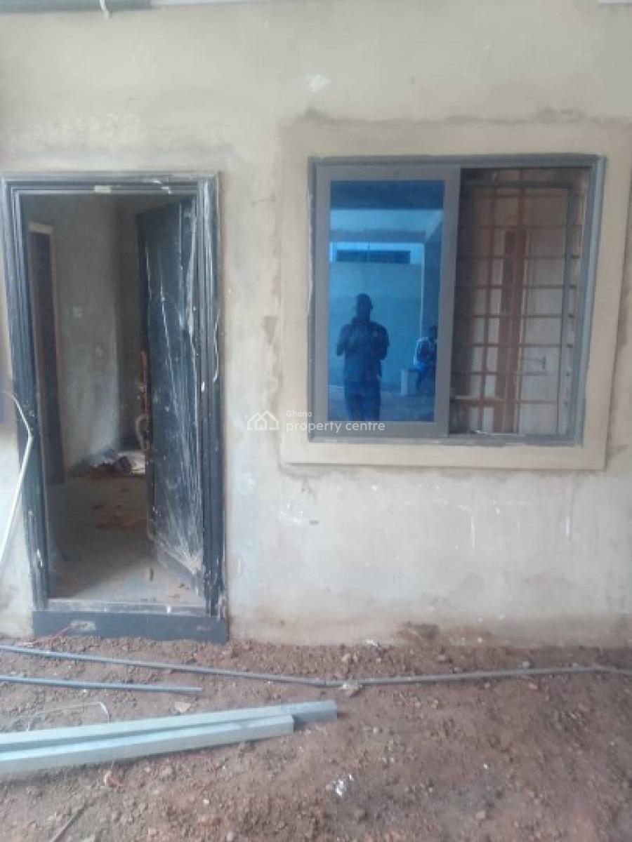 Chamber Self Contain, Trade Fair La Tse Addo, La Dade Kotopon Municipal, Accra, Apartment for Rent