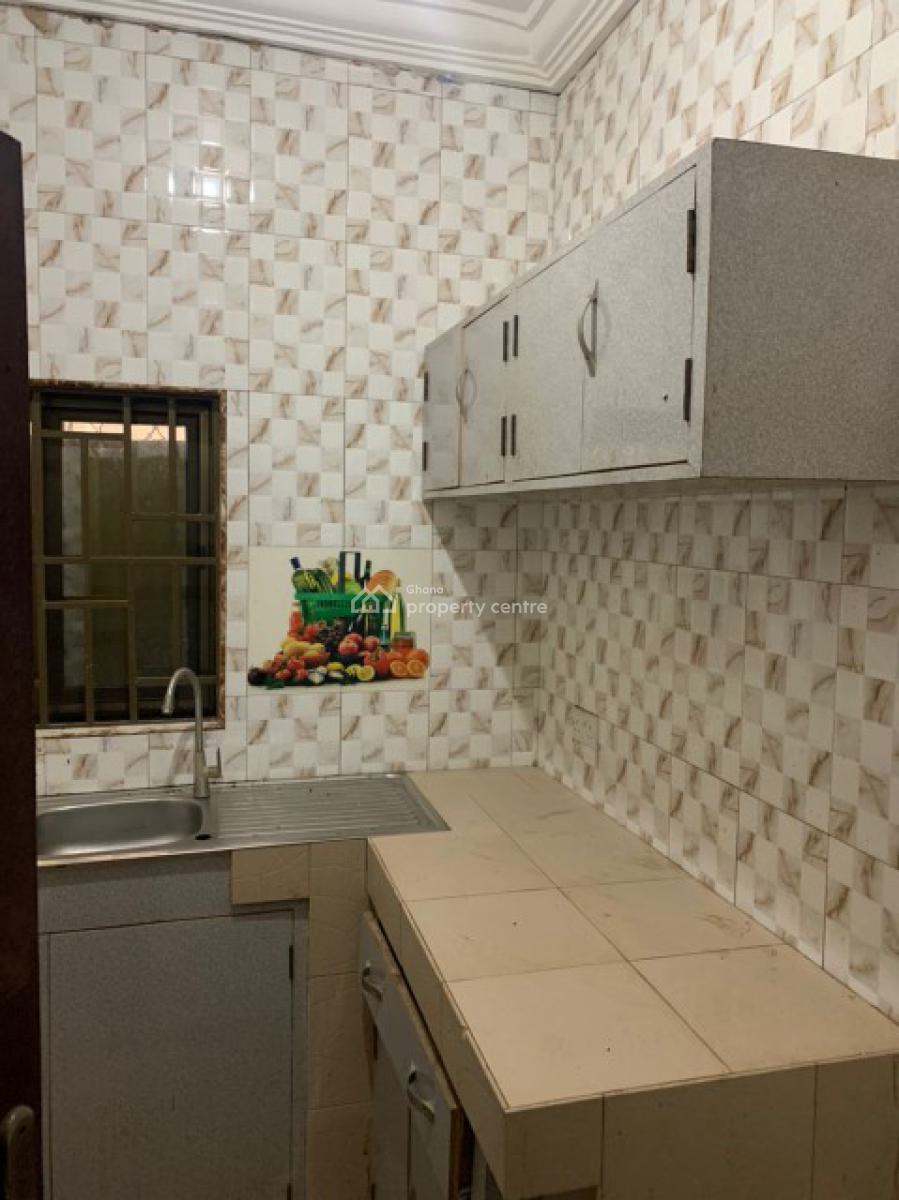 Chamber and Hall Self Contain, Tse Addo, La Dade Kotopon Municipal, Accra, Apartment for Rent