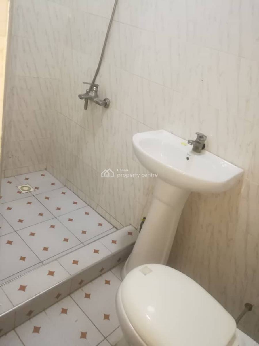 Single Room Self Contain at The Back of Trade Fair La, Tse Addo, La Dade Kotopon Municipal, Accra, Apartment for Rent