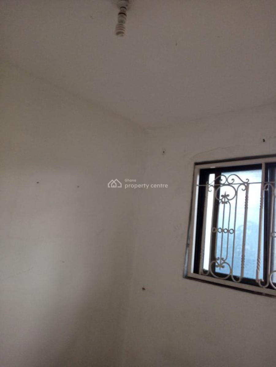 Single Room Self Contain at The Back of Trade Fair La, Tse Addo, La Dade Kotopon Municipal, Accra, Apartment for Rent
