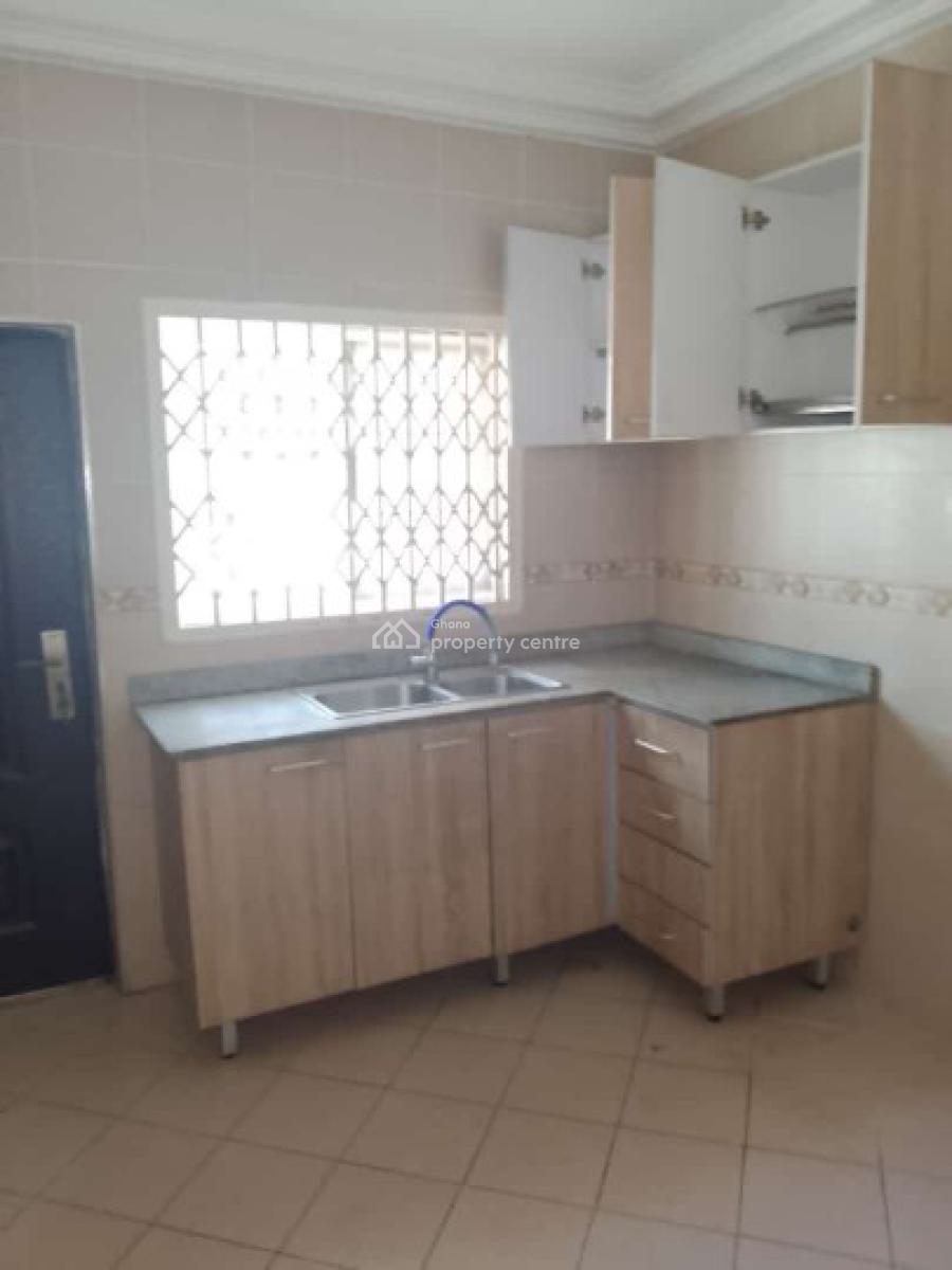 Chamber and Hall Self Contained, Bark of Trade Fair La, La Dade Kotopon Municipal, Accra, Land for Rent