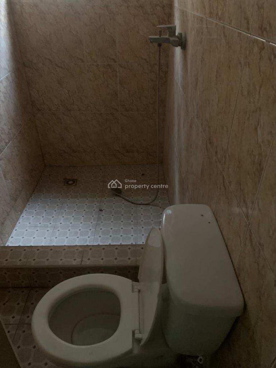 Single Room Self Contain at The Back of Trade Fair La Tse Addo, Back of Trade Fair La Tse Addo, La Dade Kotopon Municipal, Accra, Apartment for Rent