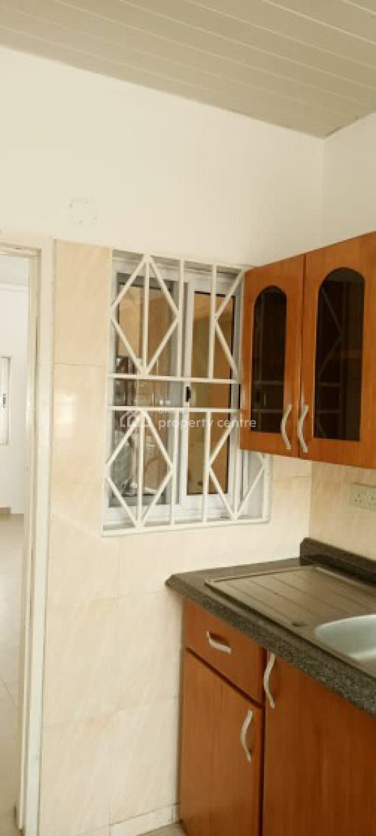 Single Room Self Contain at The Back of Trade Fair La Tse Addo, Back of Trade Fair La Tse Addo, La Dade Kotopon Municipal, Accra, Apartment for Rent