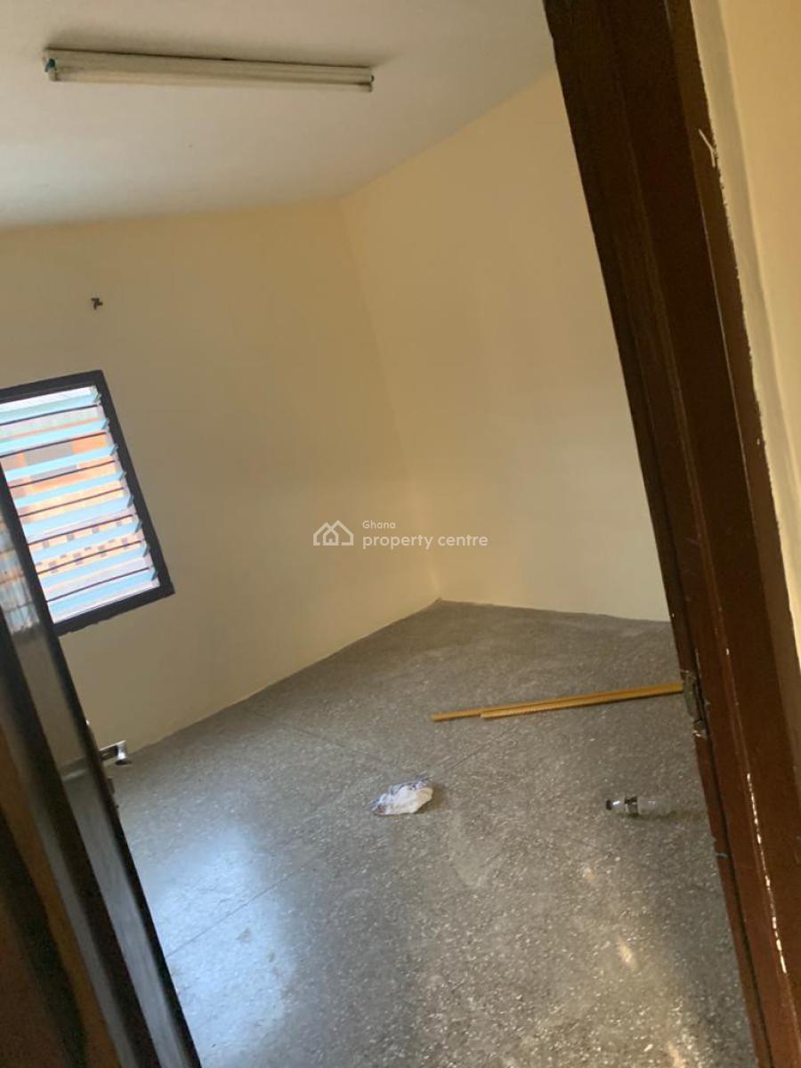 Single Room Self Contain at The Back of Trade Fair La Tse Addo, Back of Trade Fair La Tse Addo, La Dade Kotopon Municipal, Accra, Apartment for Rent