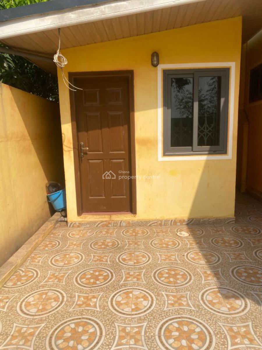 Single Room Self Contain at The Back of Trade Fair La Tse Addo, Back of Trade Fair La Tse Addo, La Dade Kotopon Municipal, Accra, Apartment for Rent