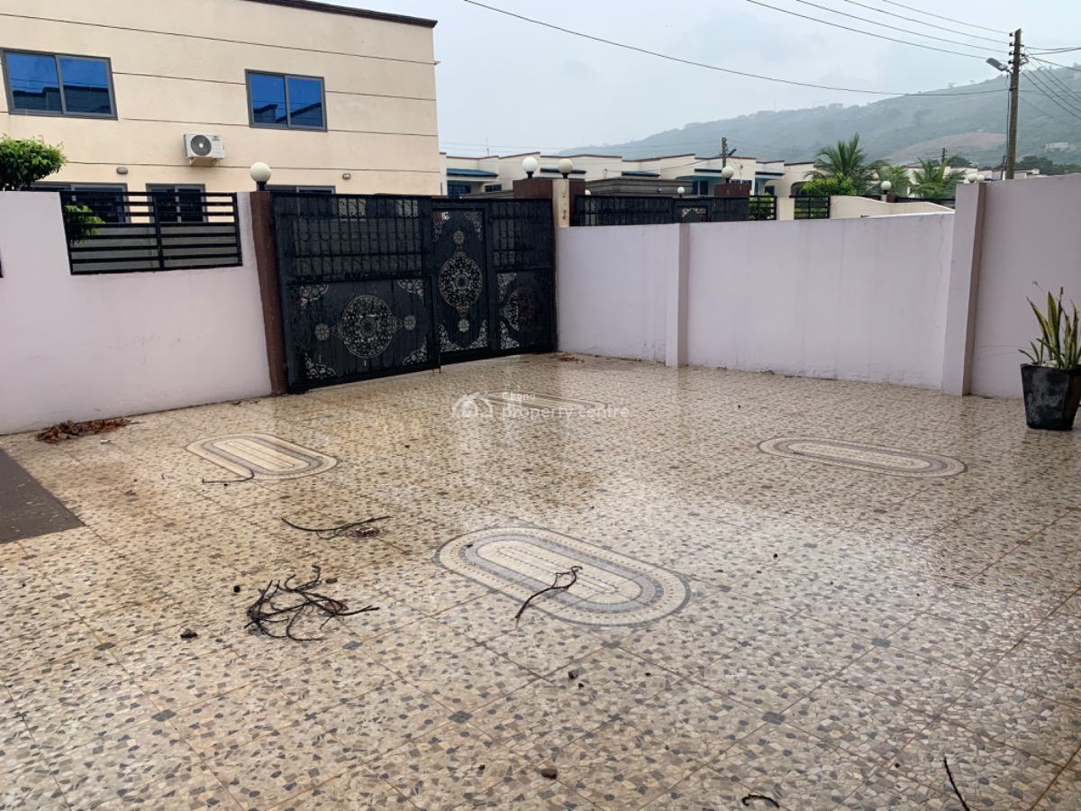4 Bedrooms Duplex House in a Gated Community, Oyarifa, La Nkwantanang Madina Municipal, Accra, Semi-detached Duplex for Rent