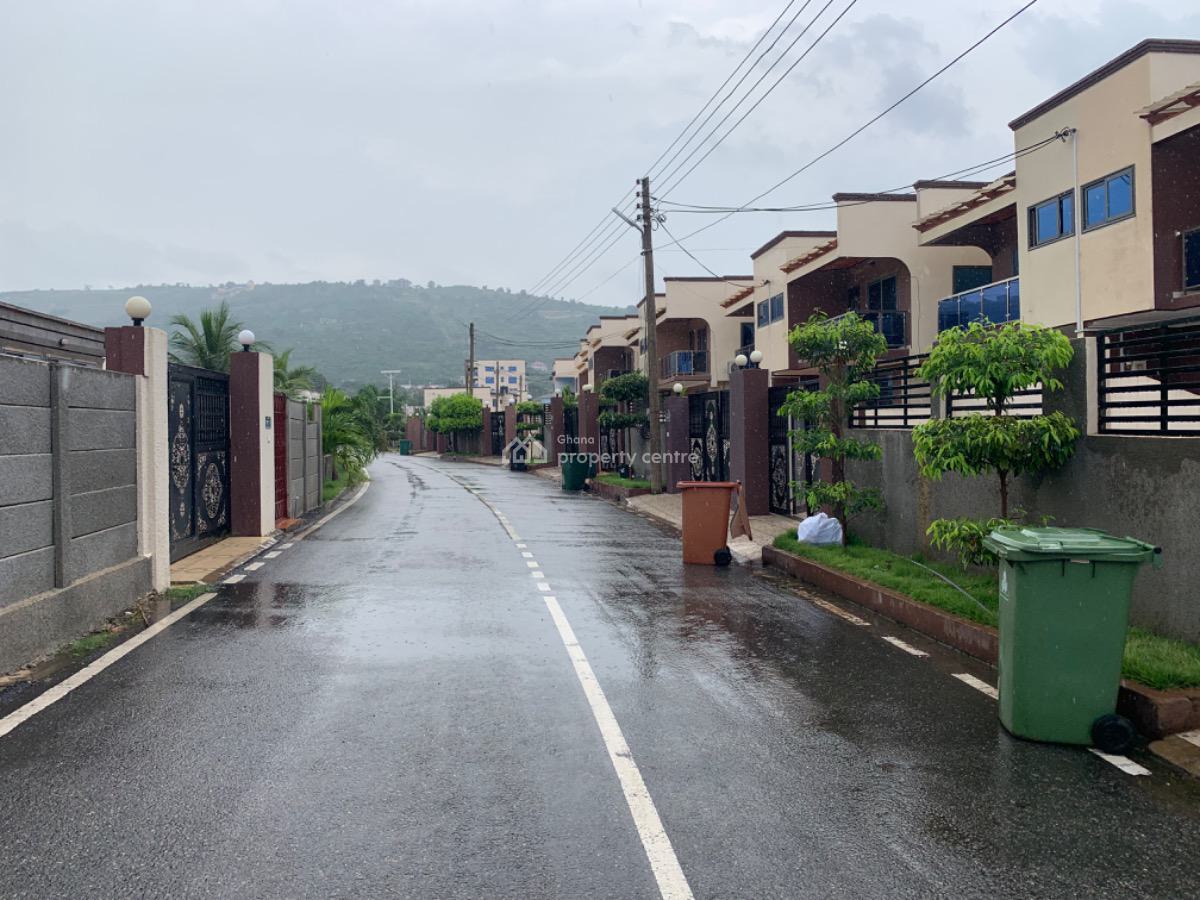 4 Bedrooms Duplex House in a Gated Community, Oyarifa, La Nkwantanang Madina Municipal, Accra, Semi-detached Duplex for Rent