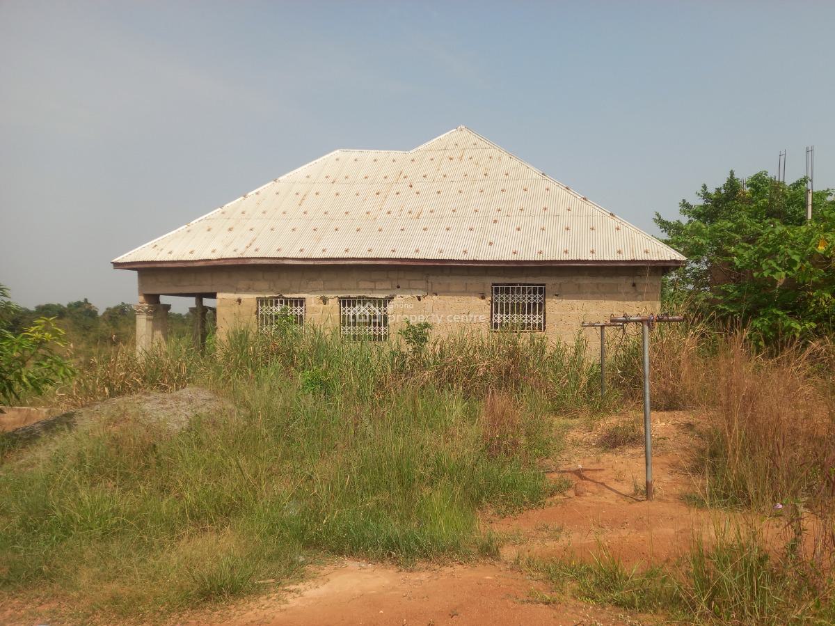 4 Bedrooms   ( Full Plot), Bomfa,  Near Fawoade Mampongteng,  on Tafo Pankrono Road., Kumasi Metropolitan, Ashanti, House for Sale