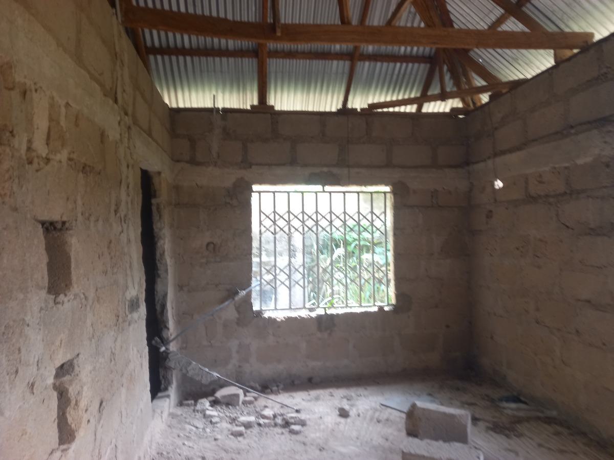 4 Bedrooms   ( Full Plot), Bomfa,  Near Fawoade Mampongteng,  on Tafo Pankrono Road., Kumasi Metropolitan, Ashanti, House for Sale