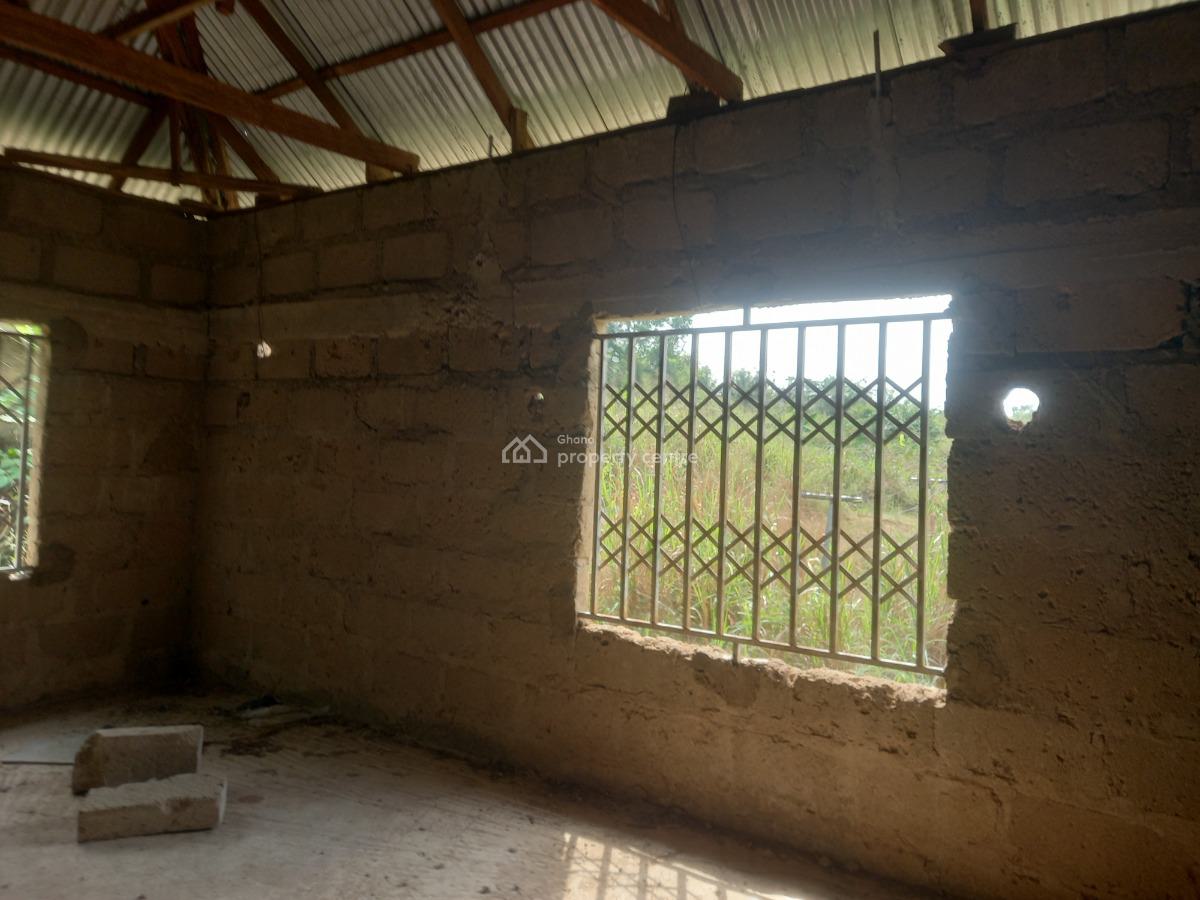 4 Bedrooms   ( Full Plot), Bomfa,  Near Fawoade Mampongteng,  on Tafo Pankrono Road., Kumasi Metropolitan, Ashanti, House for Sale