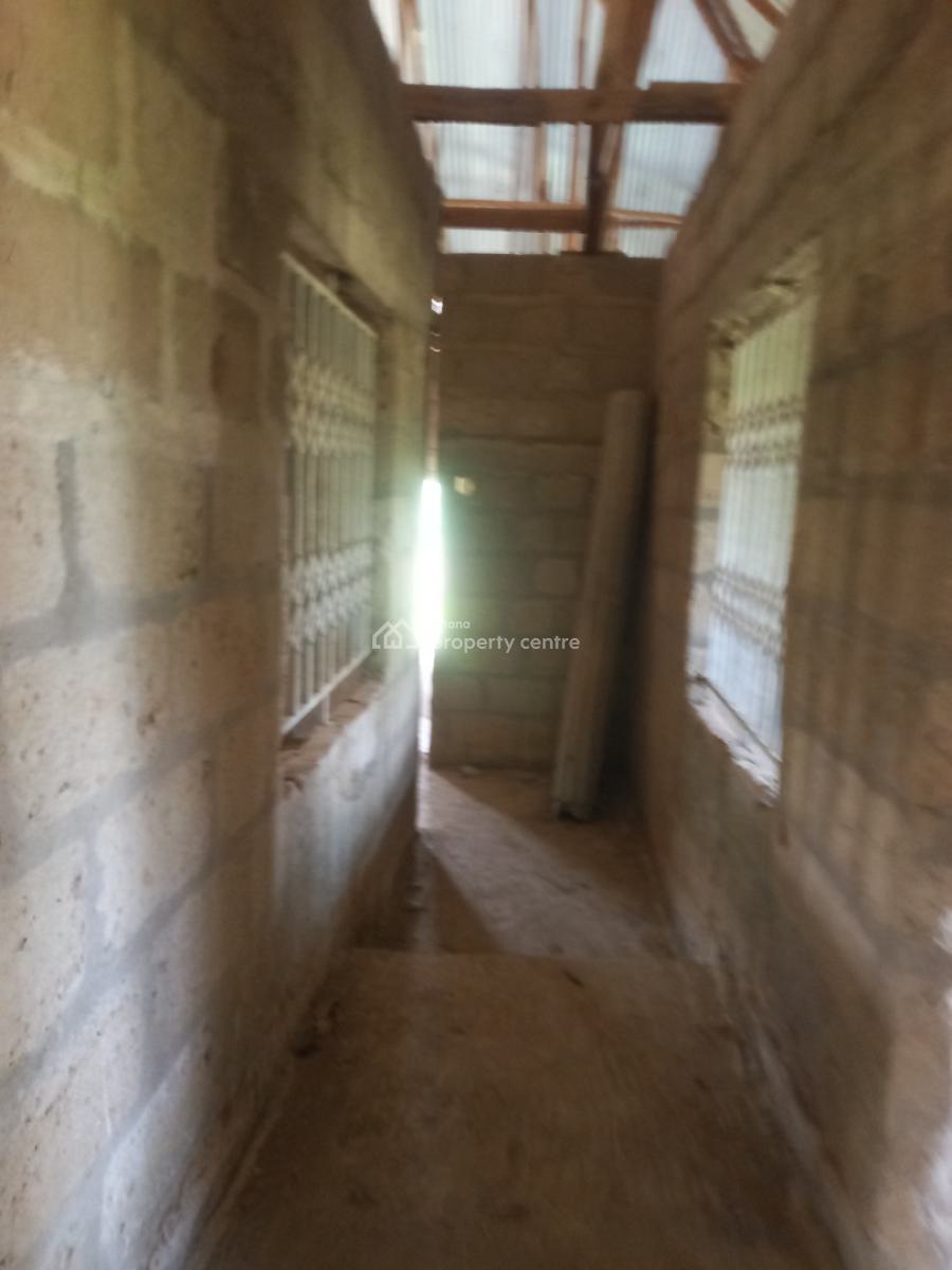 4 Bedrooms   ( Full Plot), Bomfa,  Near Fawoade Mampongteng,  on Tafo Pankrono Road., Kumasi Metropolitan, Ashanti, House for Sale