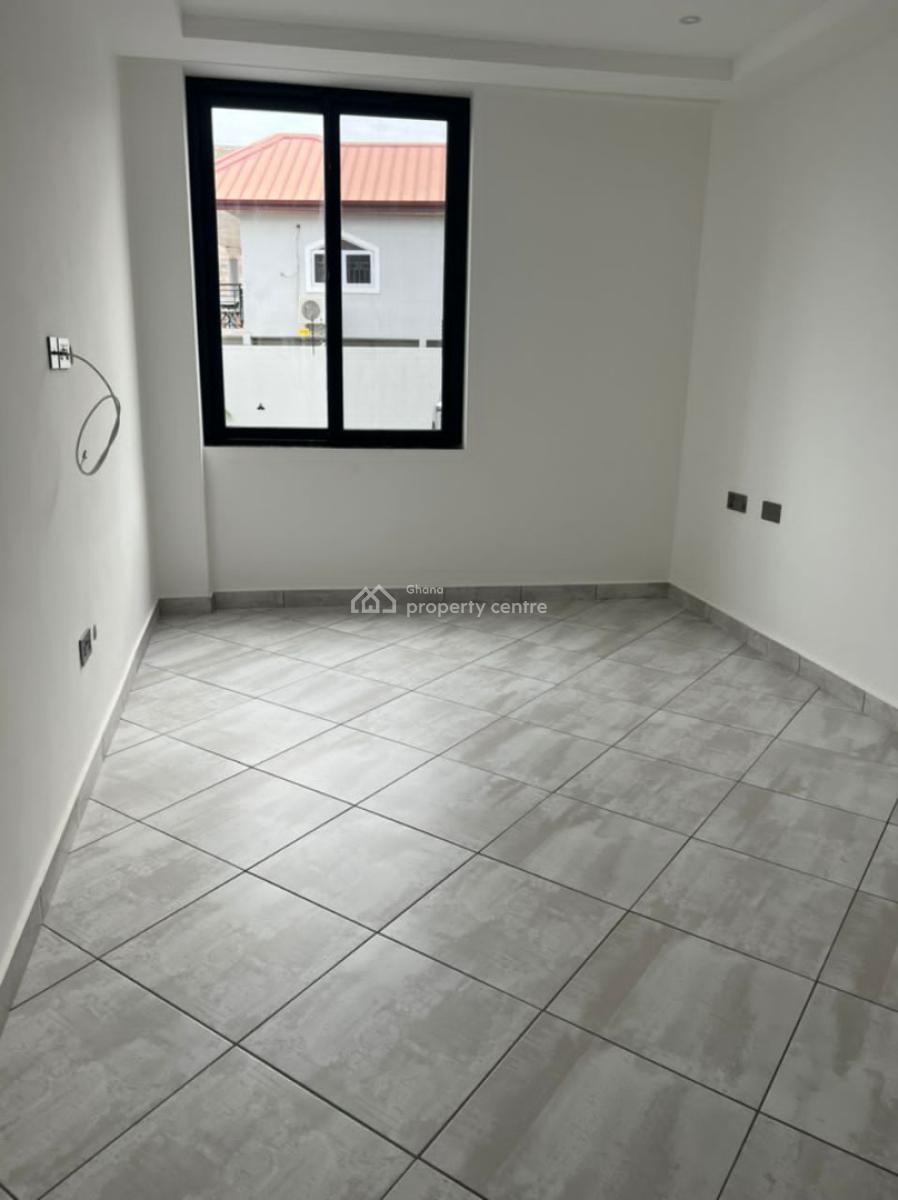 a Luxurious Semi Furnished 2bedroom Townhouse Apartments @ East Airpor, East Airport, Airport Residential Area, Accra, Apartment for Rent