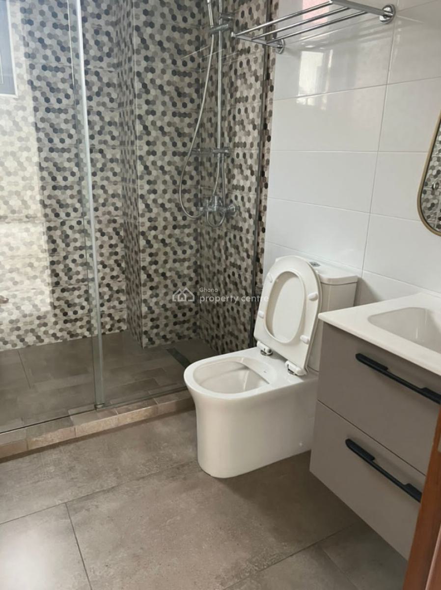 a Luxurious Semi Furnished 2bedroom Townhouse Apartments @ East Airpor, East Airport, Airport Residential Area, Accra, Apartment for Rent