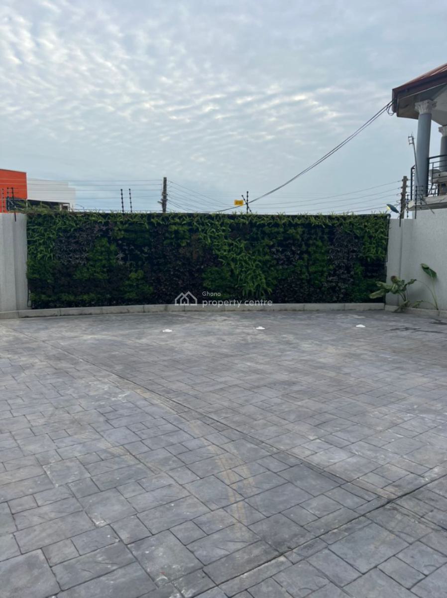 a Luxurious Semi Furnished 2bedroom Townhouse Apartments @ East Airpor, East Airport, Airport Residential Area, Accra, Apartment for Rent