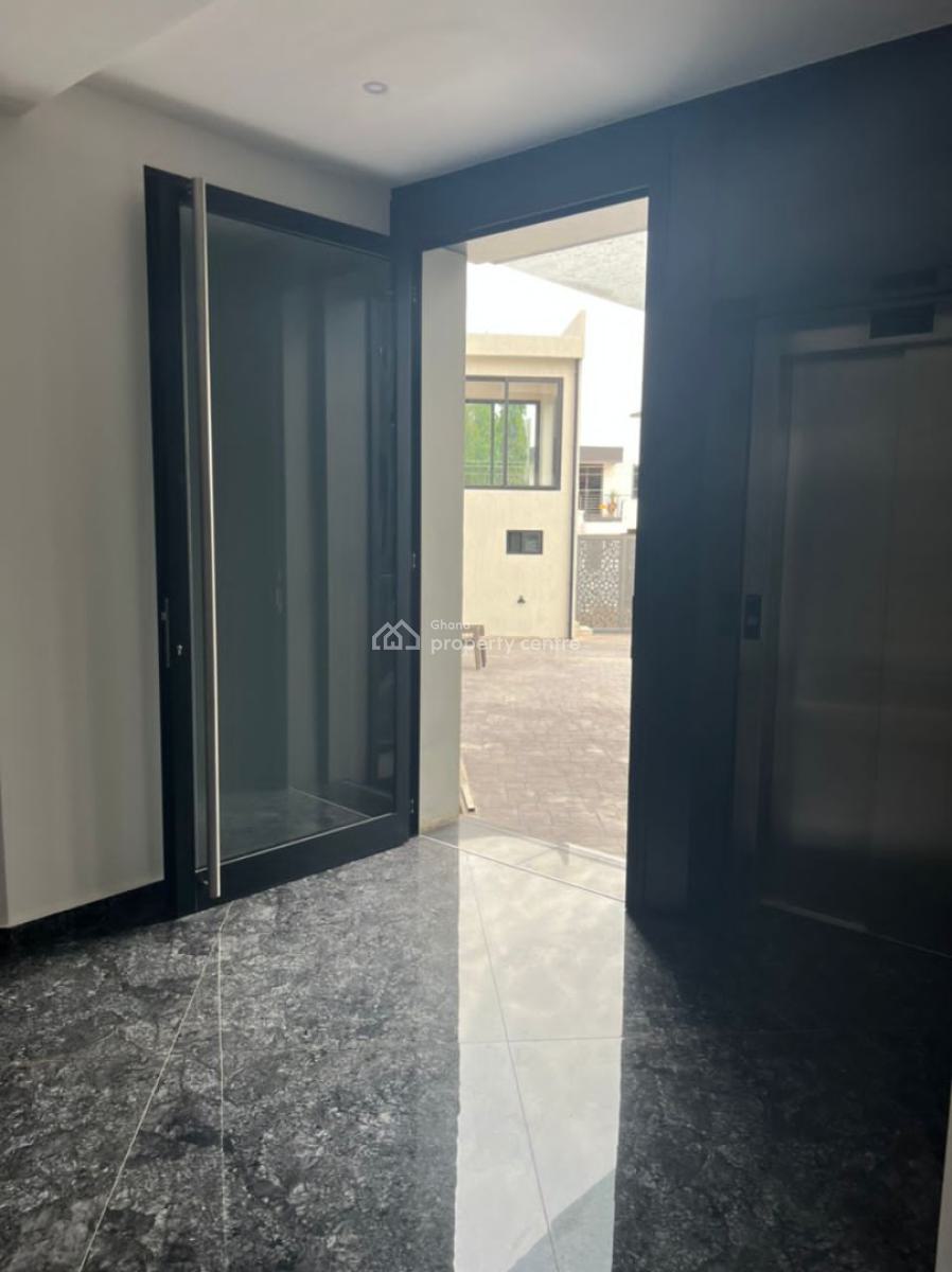 a Luxurious Semi Furnished 2bedroom Townhouse Apartments @ East Airpor, East Airport, Airport Residential Area, Accra, Apartment for Rent