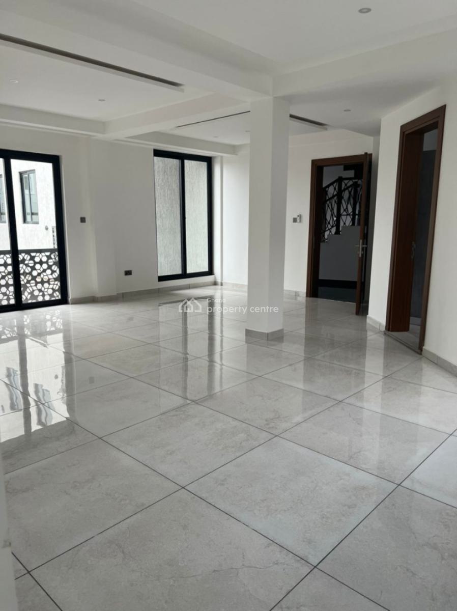 a Luxurious Semi Furnished 2bedroom Townhouse Apartments @ East Airpor, East Airport, Airport Residential Area, Accra, Apartment for Rent