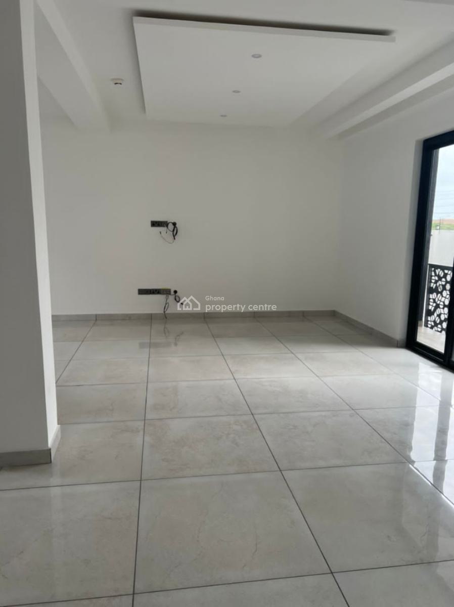 a Luxurious Semi Furnished 2bedroom Townhouse Apartments @ East Airpor, East Airport, Airport Residential Area, Accra, Apartment for Rent