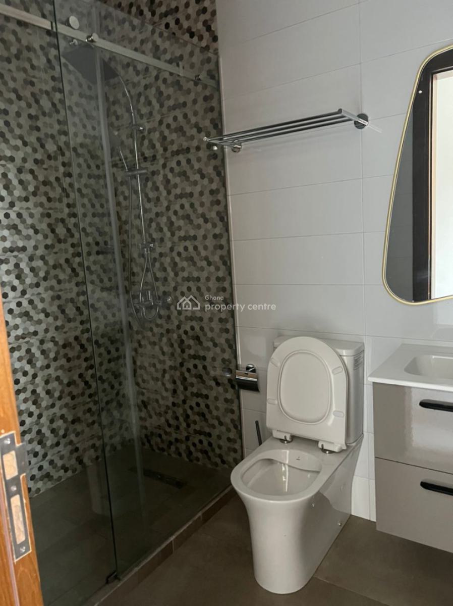 a Luxurious Semi Furnished 2bedroom Townhouse Apartments @ East Airpor, East Airport, Airport Residential Area, Accra, Apartment for Rent