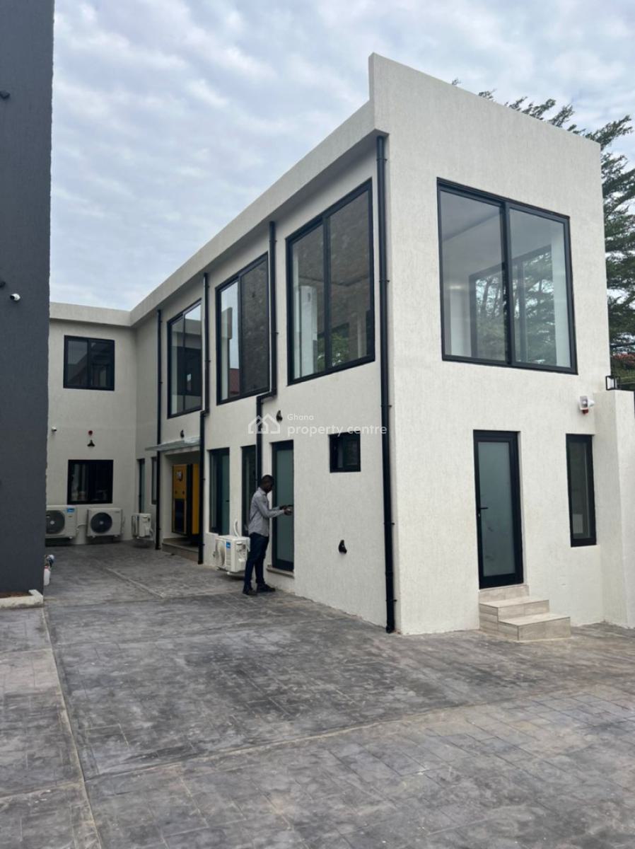 a Luxurious Semi Furnished 2bedroom Townhouse Apartments @ East Airpor, East Airport, Airport Residential Area, Accra, Apartment for Rent