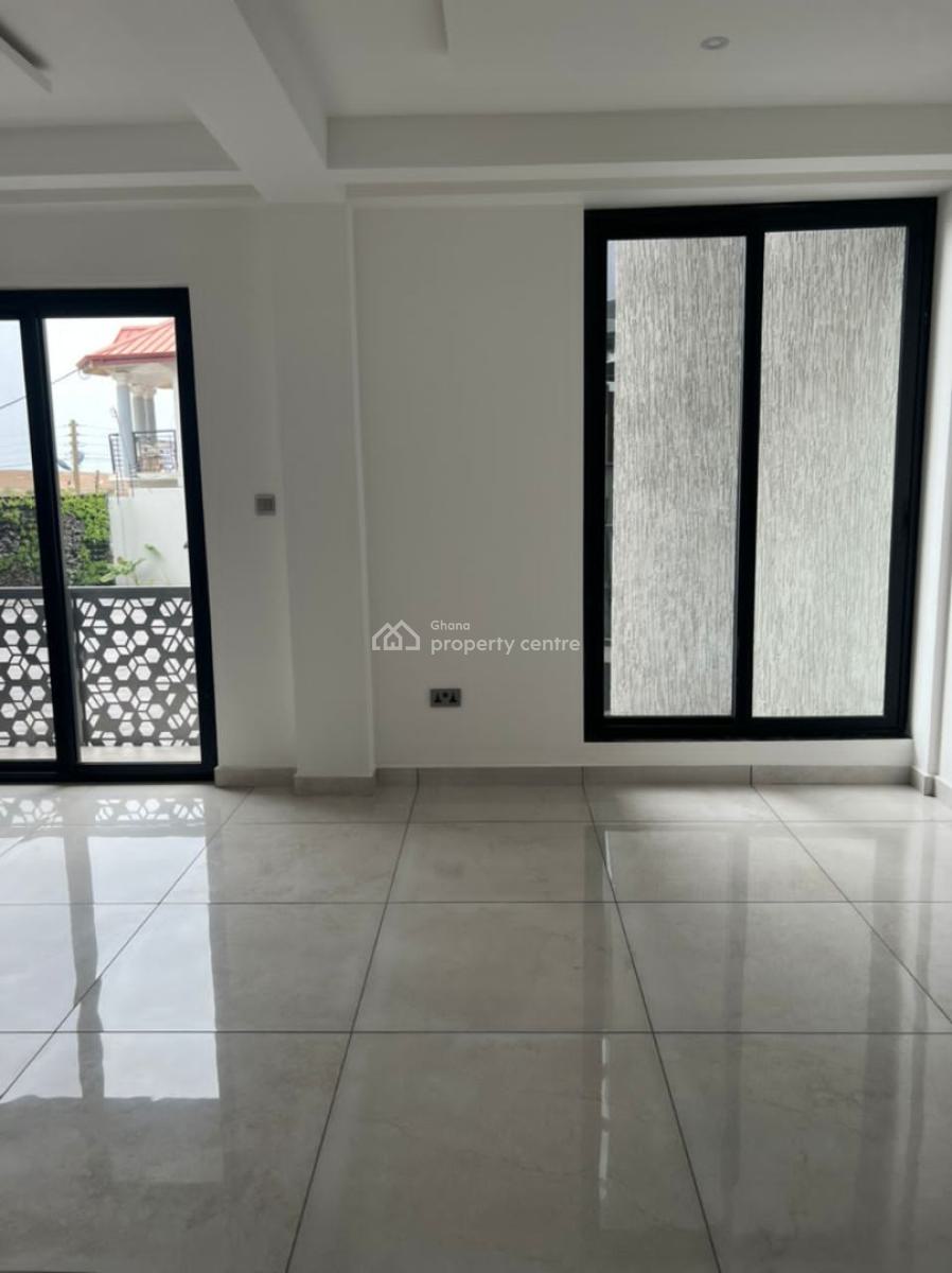 a Luxurious Semi Furnished 2bedroom Townhouse Apartments @ East Airpor, East Airport, Airport Residential Area, Accra, Apartment for Rent
